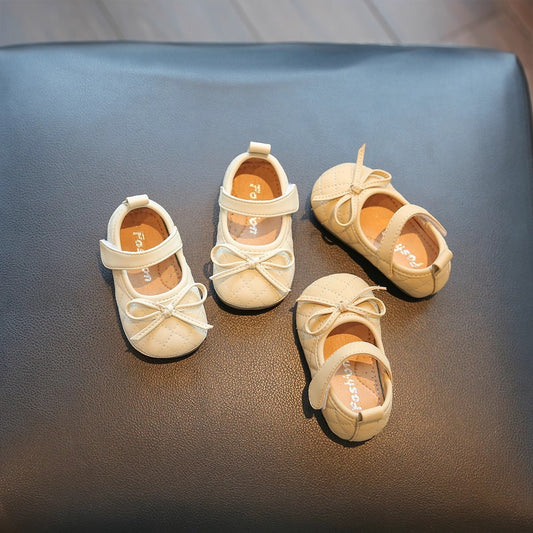 Korean Style Girls Soft Leather Shoes – Non-Slip & Stylish 🩰