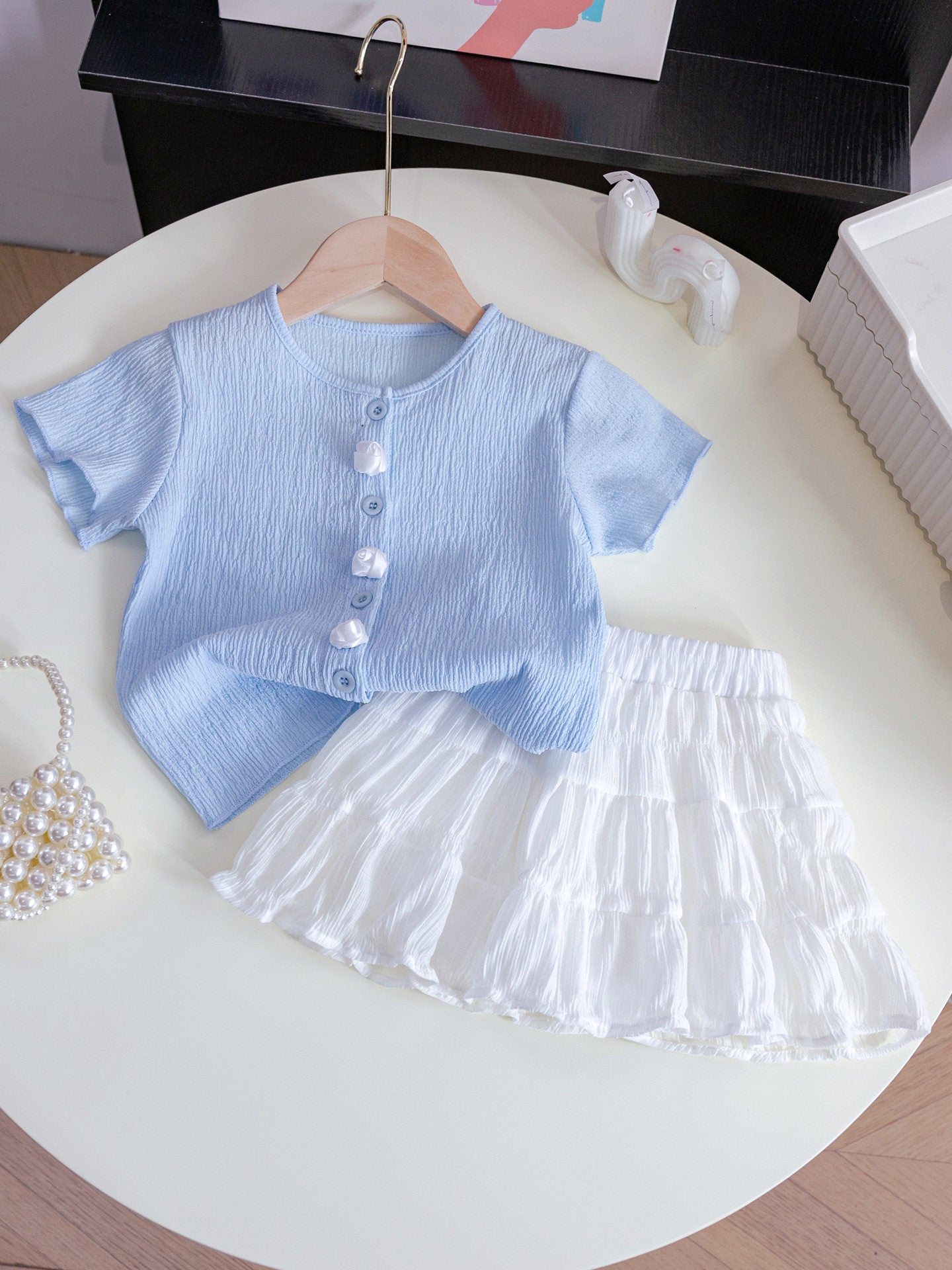 Girls' Fashionable 2-Piece Skirt Set | Trendy Short-Sleeved Top & Skirt Suit