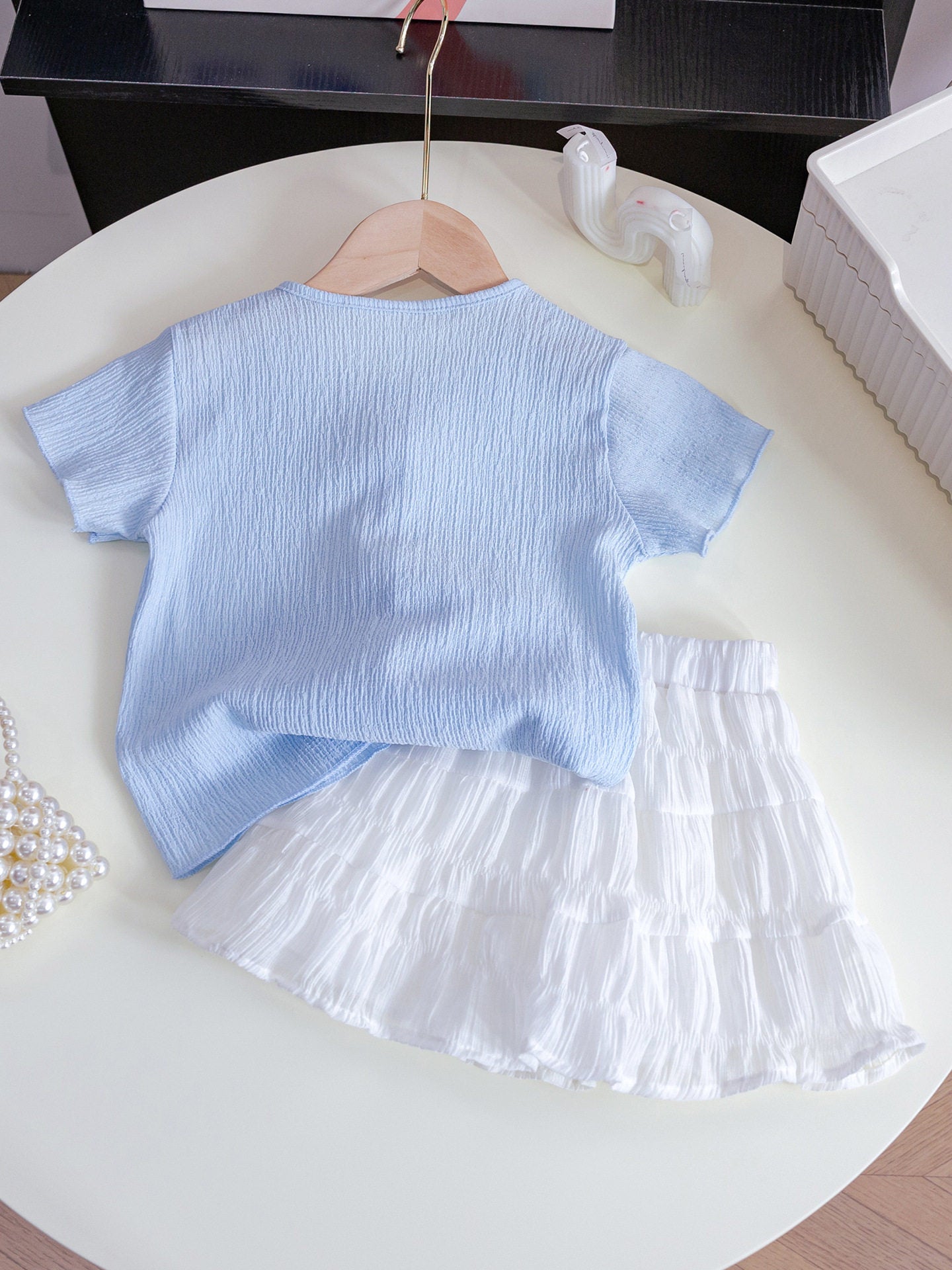 Girls' Fashionable 2-Piece Skirt Set | Trendy Short-Sleeved Top & Skirt Suit